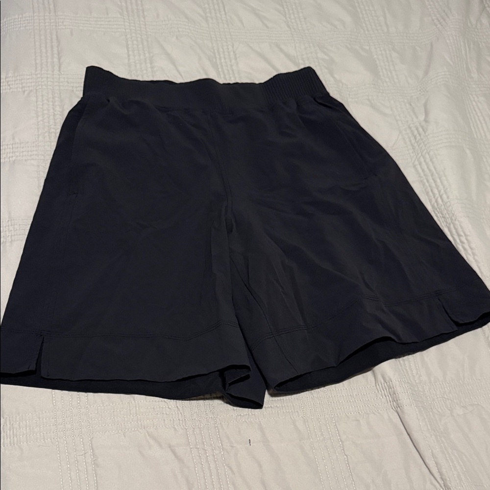 Lululemon Stretch Woven Mid-Rise Bermuda Short 9"